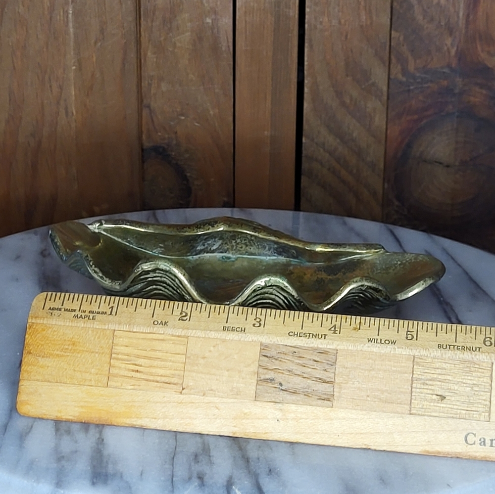 Vintage Brass Shell - Picture 5 of 15